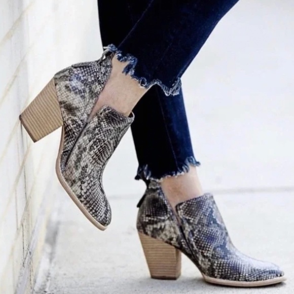 Jeffrey Campbell Rosalee Snake Skin Ankle Booties - Picture 1 of 8